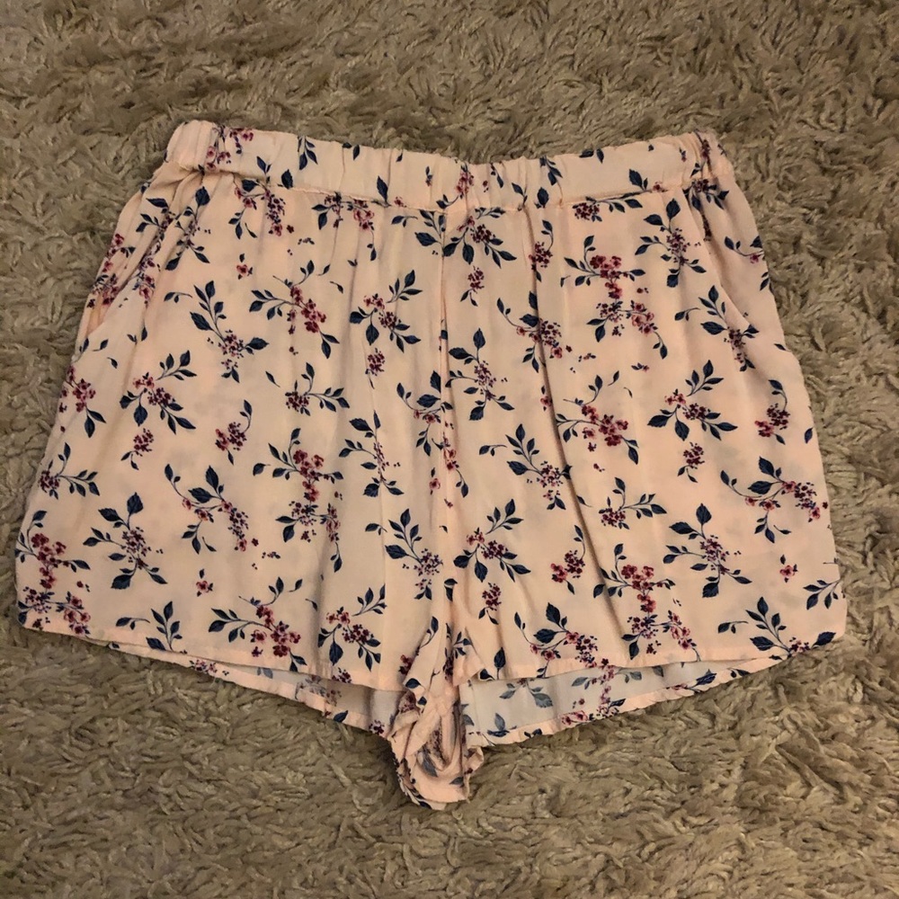 H&M Flowy Shorts